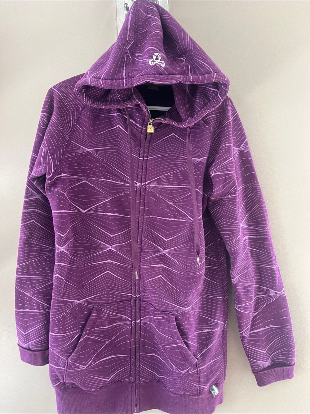 TNA 2000’s zip up hoodie